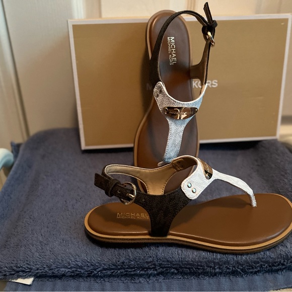 Two colors leather sandals from Michael Kors - Picture 5 of 10